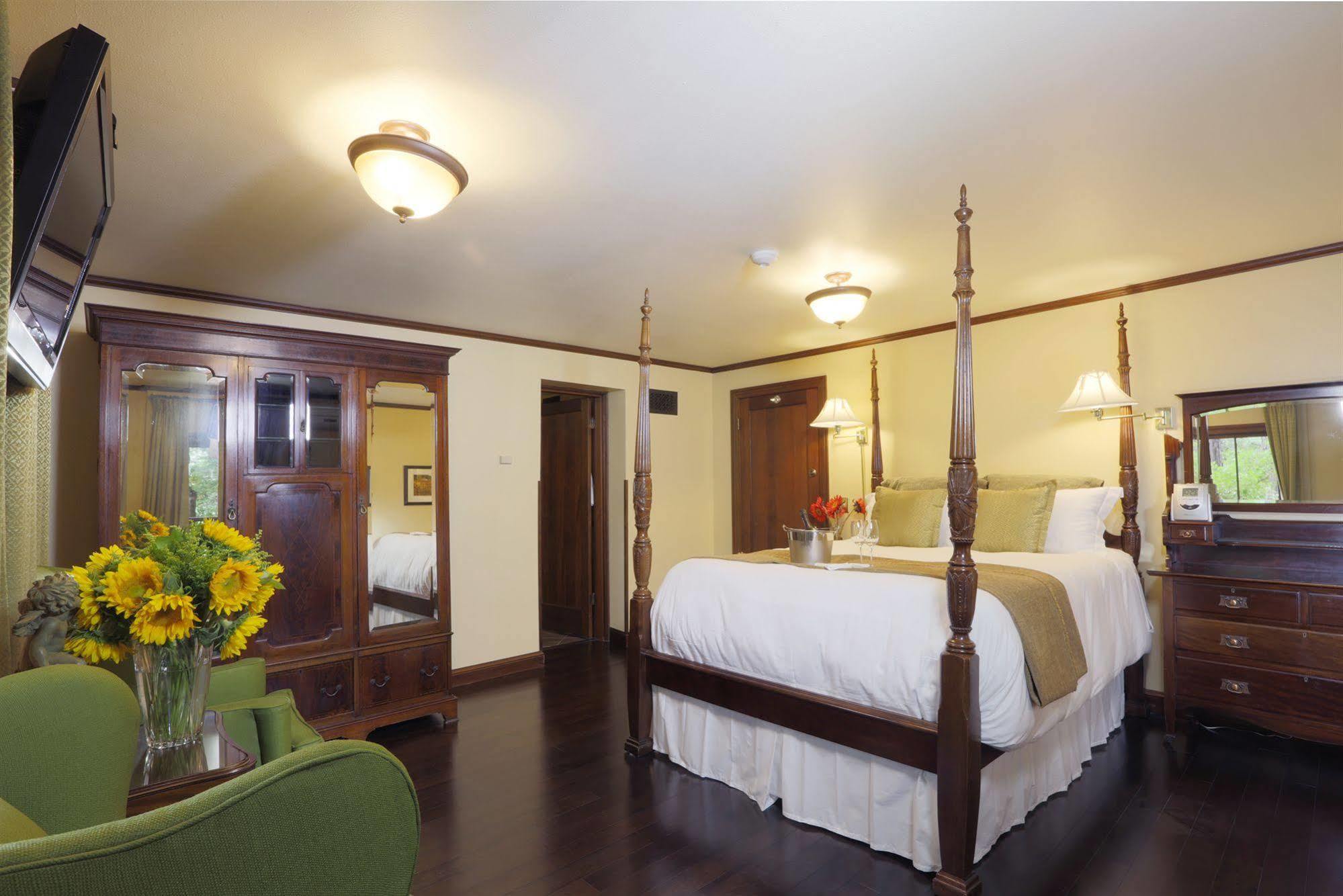 Applewood Inn Guerneville Exterior photo